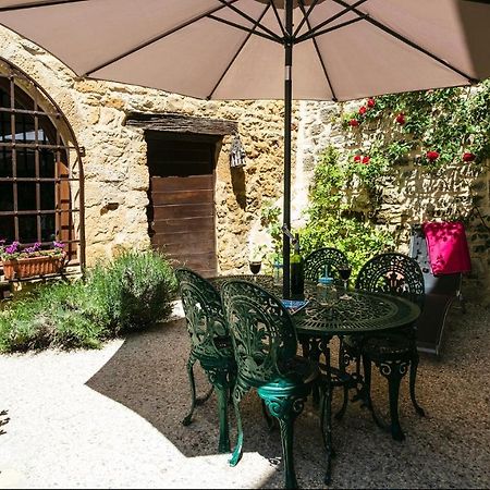 Au Coeur De Beynac, Une Maison De Caractere Avec Jardin Terrasse Екстериор снимка